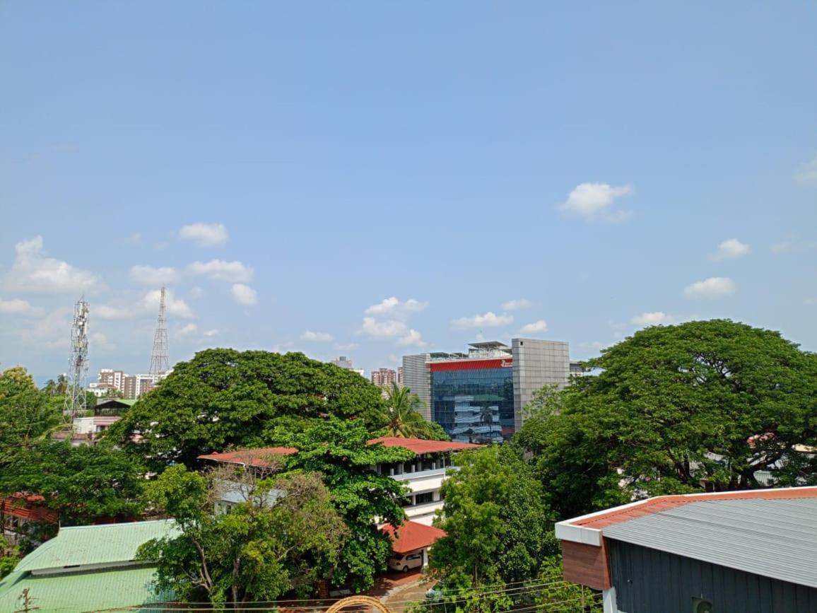 Alite Enclaves Fully Furnished Apartments Thrissur エクステリア 写真