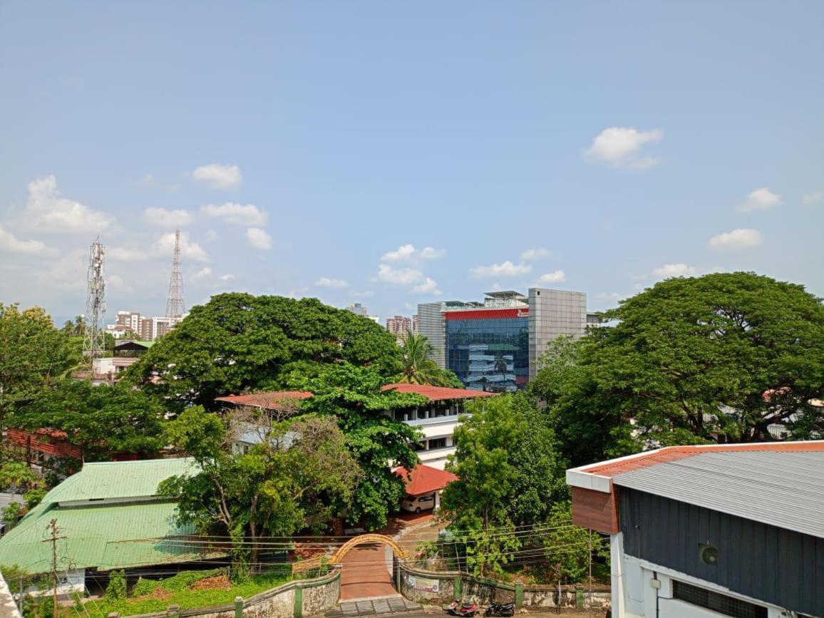 Alite Enclaves Fully Furnished Apartments Thrissur エクステリア 写真